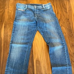 Diesel Heeven Jeans Slim Straight Distressed Denim